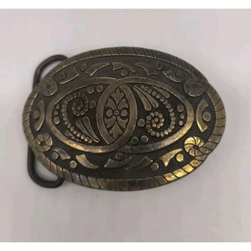 Vintage Oval Brass Belt Buckle, Gold Tone Tribal Pattern with Rope Frame